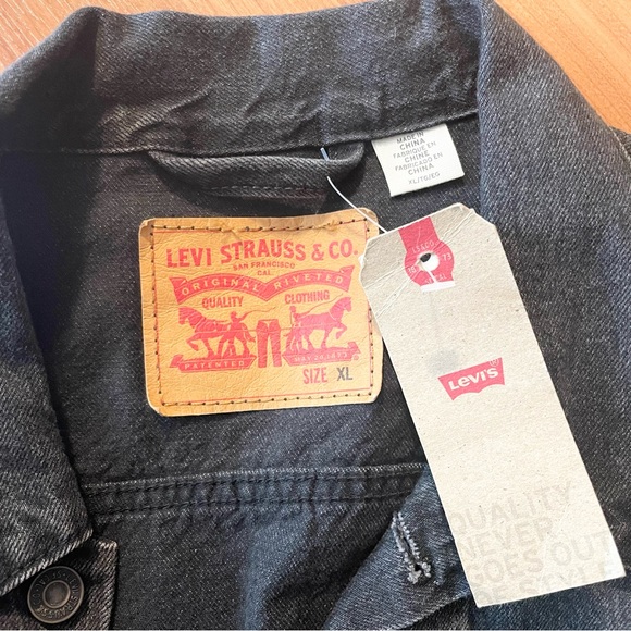 NWT Levi’s Trucker Jacket - Picture 3 of 6